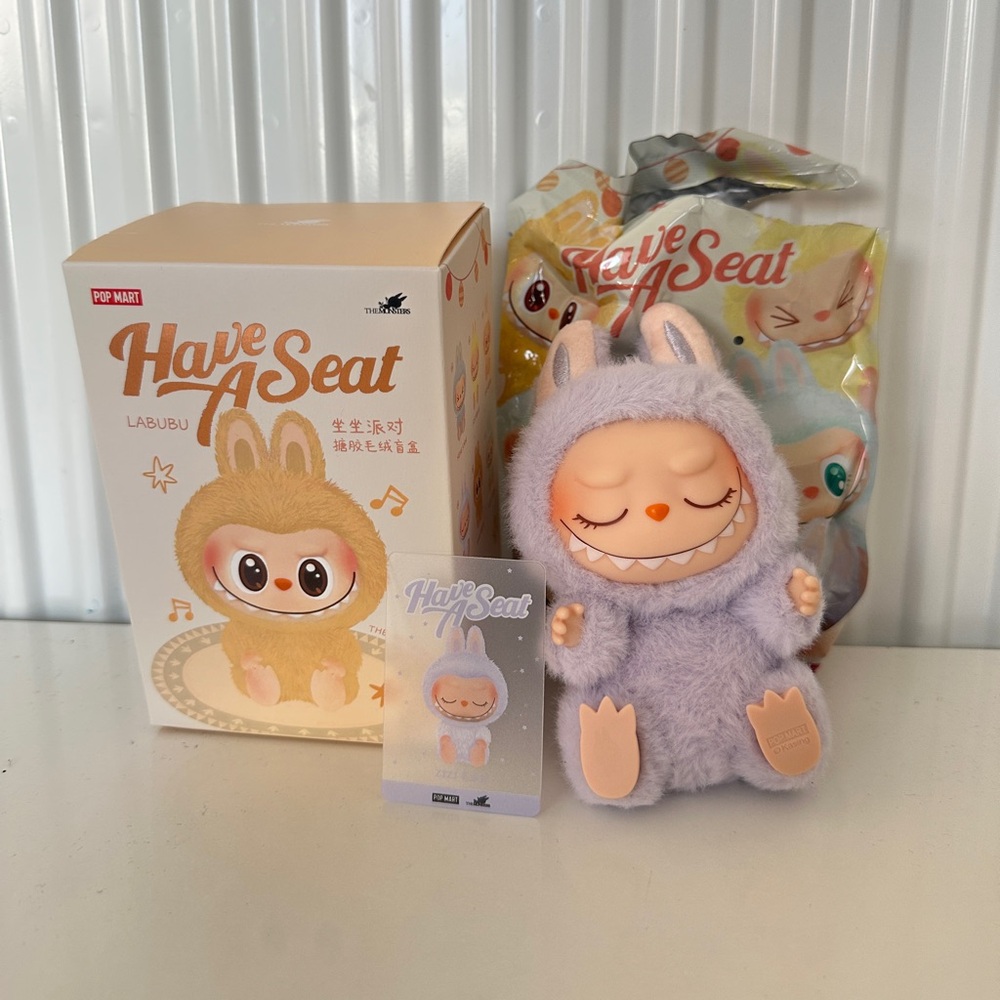 AUTHENTIC NEW Pop Mart LABUBU Have a Seat Vinyl Plush - ZIZI
